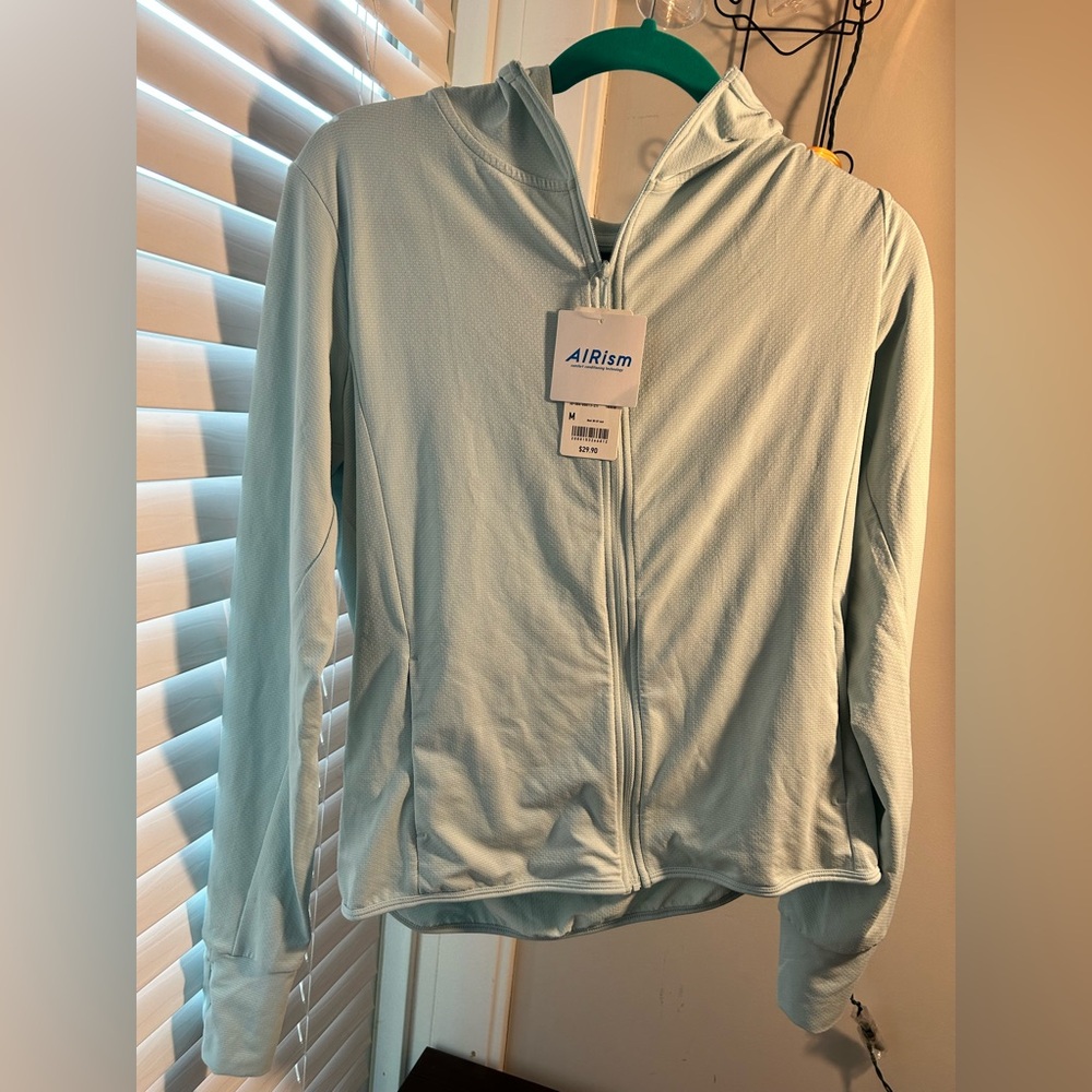 Full-zip UNIQLO lightweight hoodie
